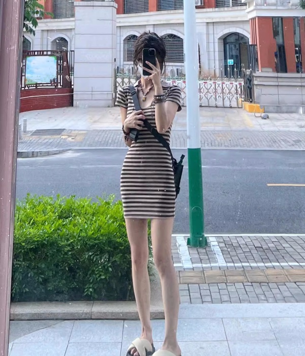Short stature American sexy spicy girl striped short sleeved dress for women's summer temperament, slim fit and slimming, hip wrapped short skirt